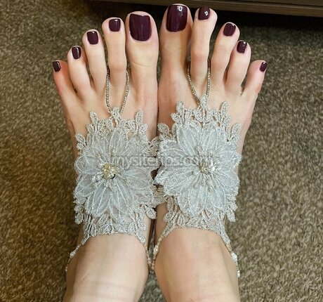 Jess Lily star nude pics