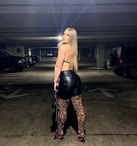 laur fitness exclusive actress img