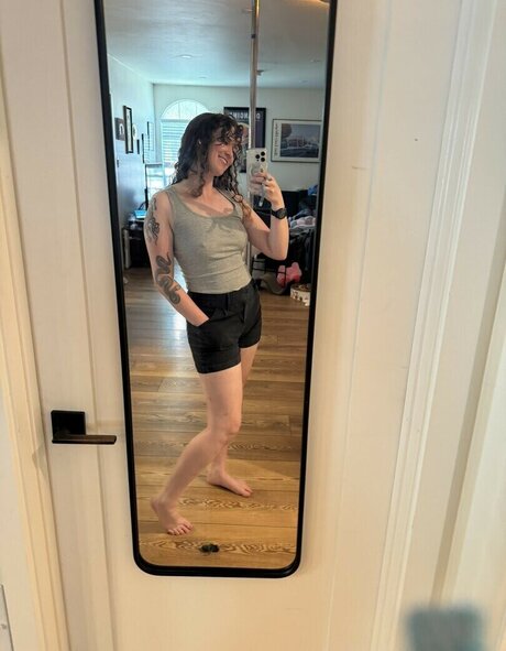 Tunnelsnakesfool erotic star image