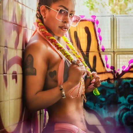 Ruzzita04 model art pic