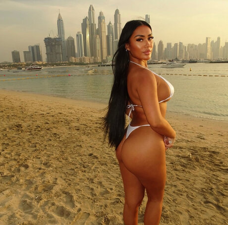 Ava 32DD_ model hd photos