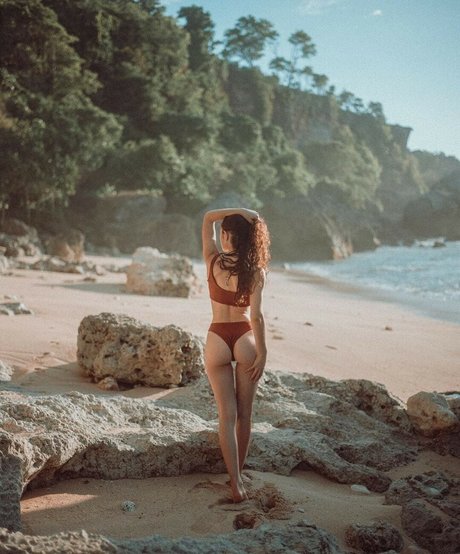 Eve Dumon pretty model photo