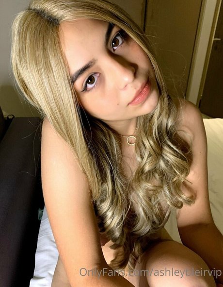 ashleybleirvip pornstar top picture