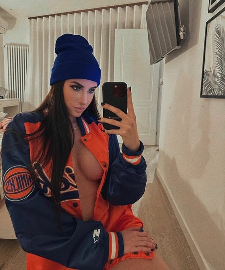 Valentina Vignali pornstar erotic images