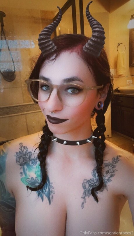 sentientbees2 pornstar nudes pic
