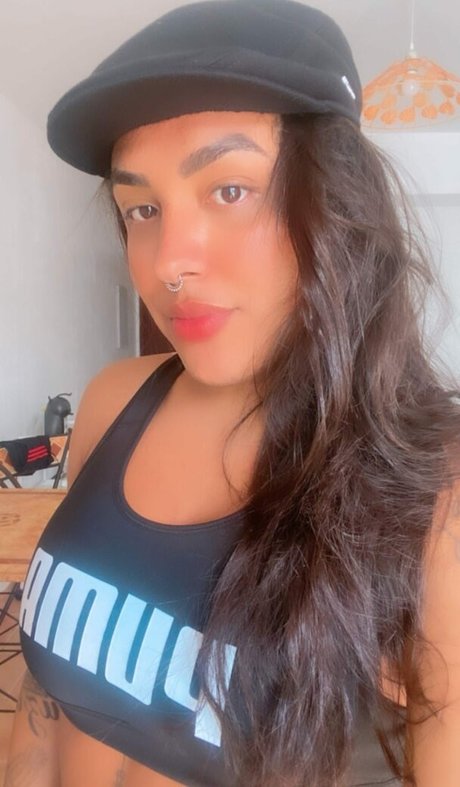 Bruna Taylor exclusive model img