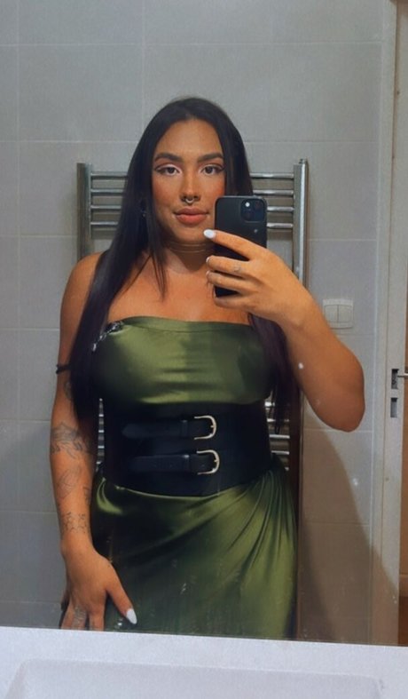 Bruna Taylor sexy pornstar img