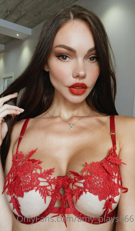 amy plays666 hd actress pictures