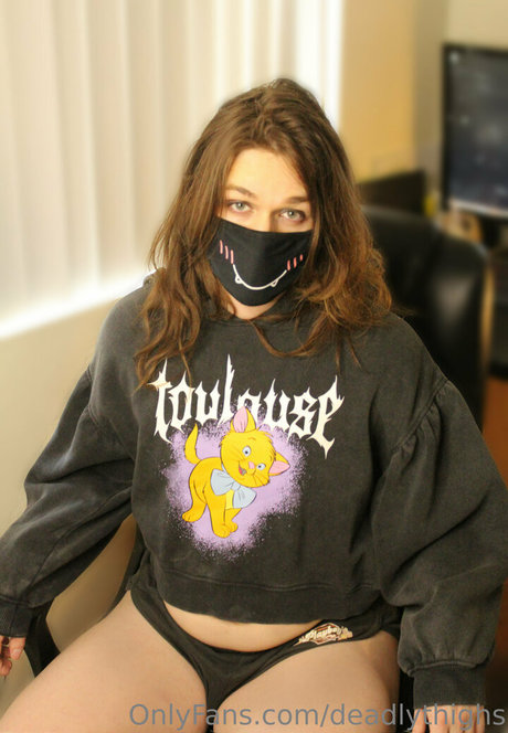 deadlythighs pornographic star photo