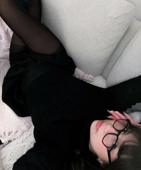 Trin Lovell porn model archive