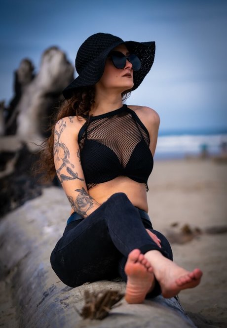 kittymekelsey model art img