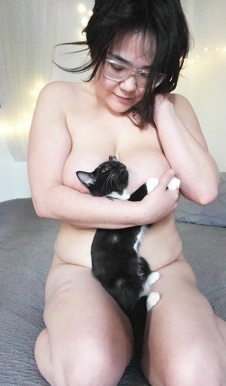 ellawestfree art star photo