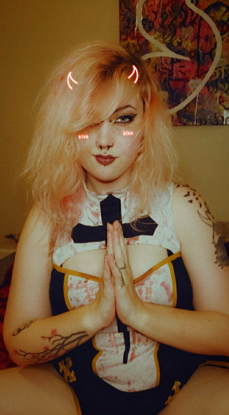 nikonatsuki free model adult pic