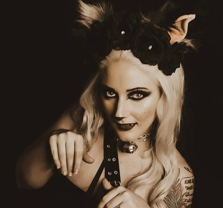 lindsaylovecosplay model exclusive gallery