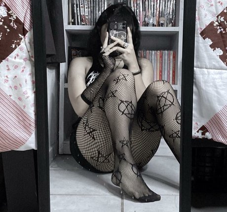 valeriaiscrying pornstar perfect images