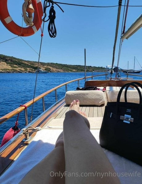 nynhousewife nudes star pics