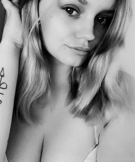 arrynnnfree model beautiful image