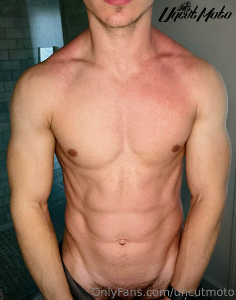 uncutmoto star pornographic pic