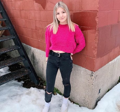 Sarao Sulli art model pic