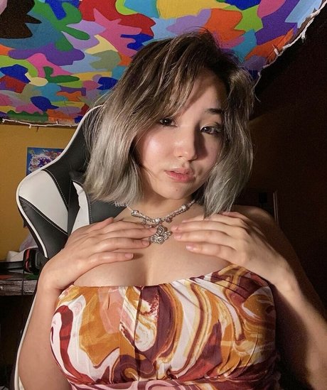 yvonnemoonie naked model images