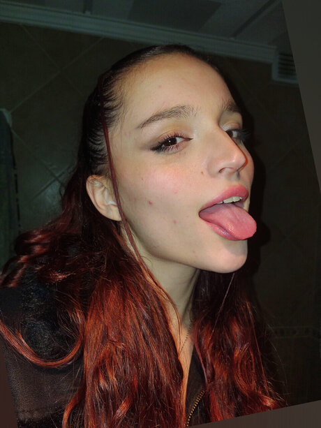 Donnatella_ pornographic model img