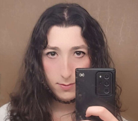 Gussy Queen 3 star adult image