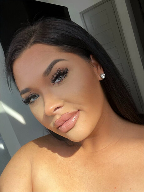 Kaci Jade erotic pornstar img