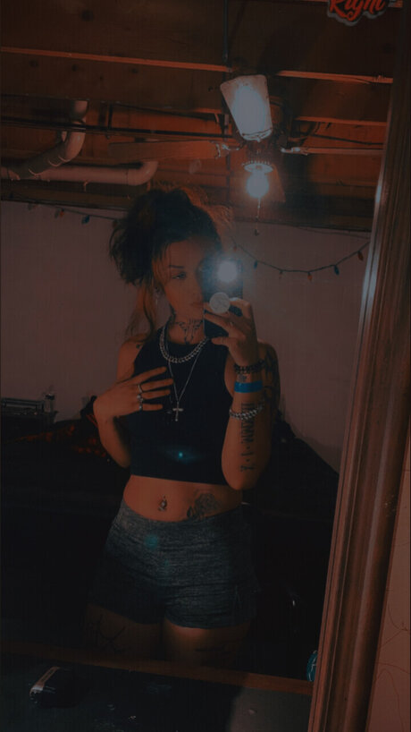 Lowkey Babyy best model pic