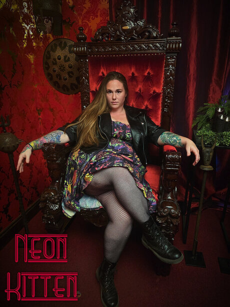 Neon Kitten model img