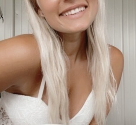 Breeeeezy adult model photo