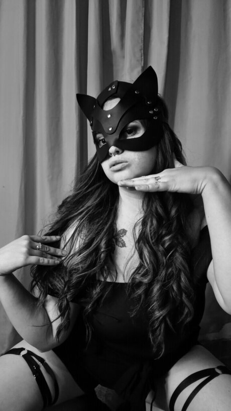 KALI STRENGHT model nice picture