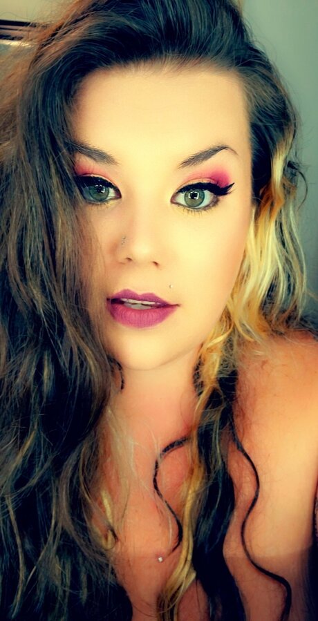 Nikki INK model art pictures