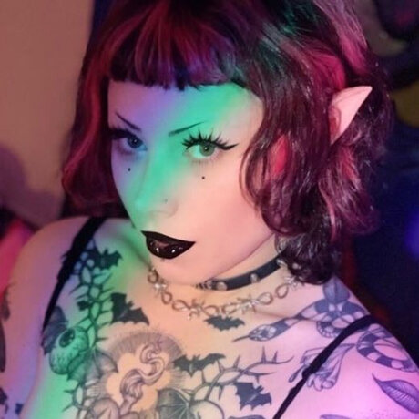 Serafina Scream X naked star gallery