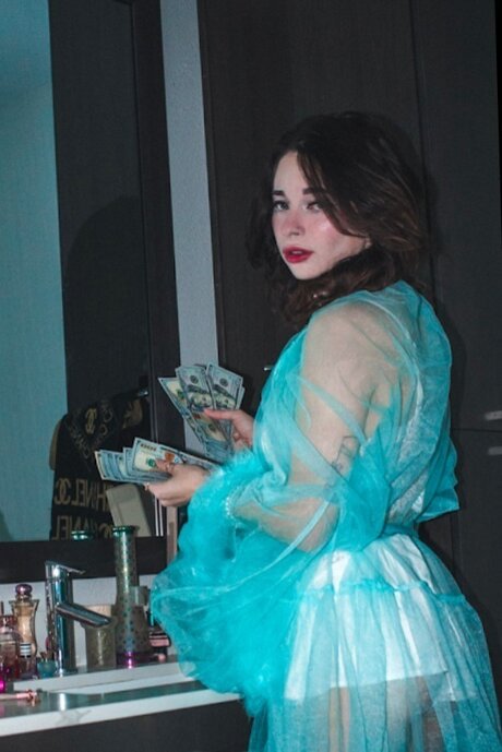 _lil babe_ model art galleries