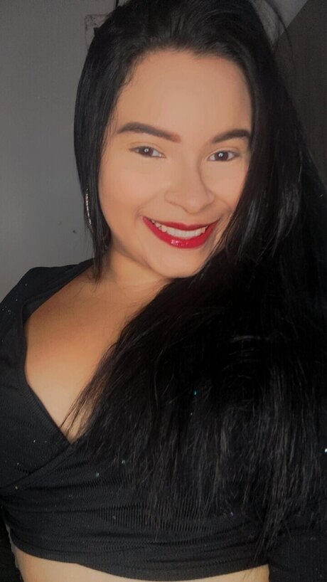 Emanuelle Oliveira model perfect pic