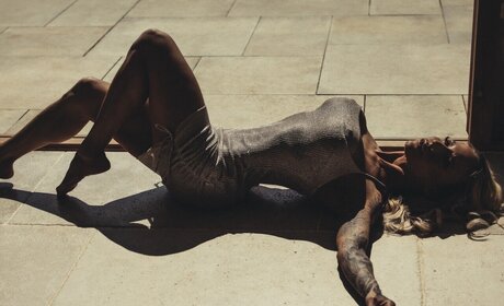 Vivian Nunes model adult picture