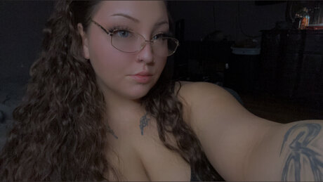 Luna nyx erotic model pic