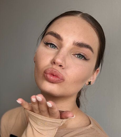 Polinka_ sexy actress gallery