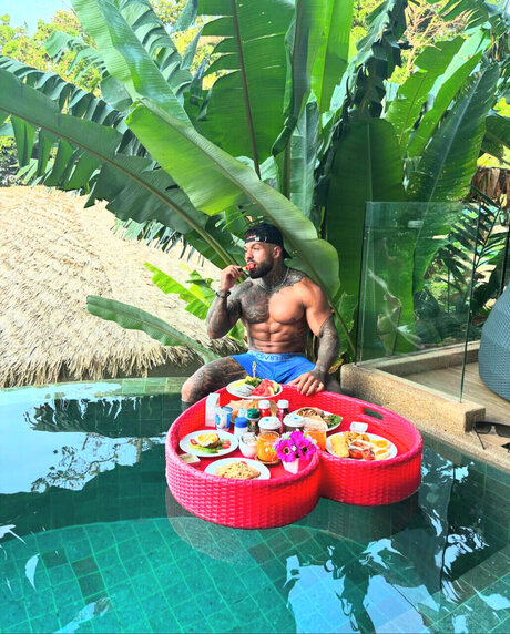 Deacz gone wild_ nude star archive