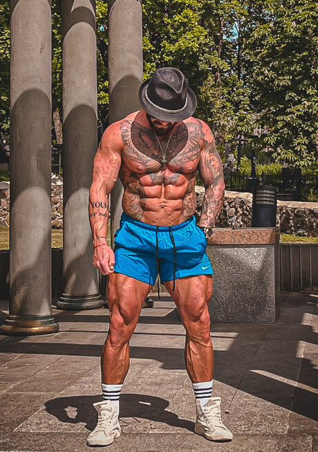 Lazy Panda xxx model photos