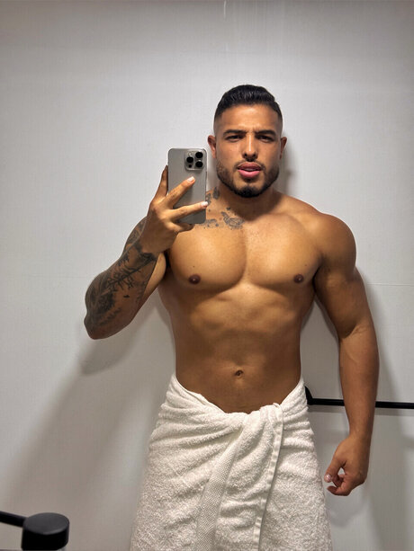 Brent Cameron naked actress galleries