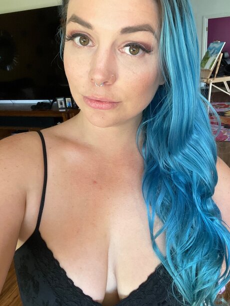 KinkyKupcake model naked img