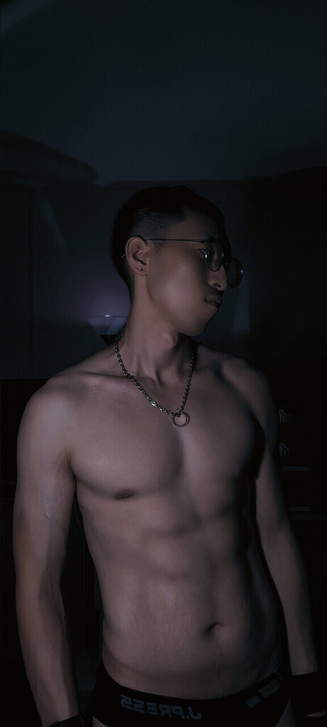 _R A_ sex model gallery