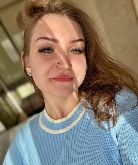 Stormy Fox star nude pictures