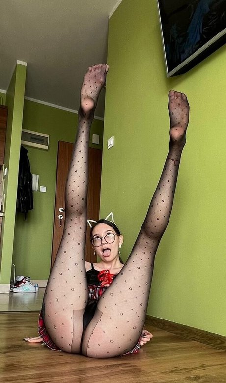 naughtly student nude model pics