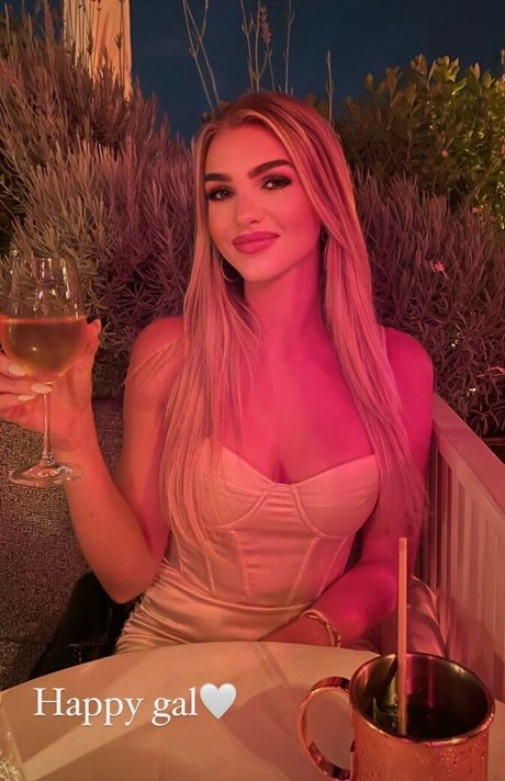 Rebecca Raines erotic actress photos