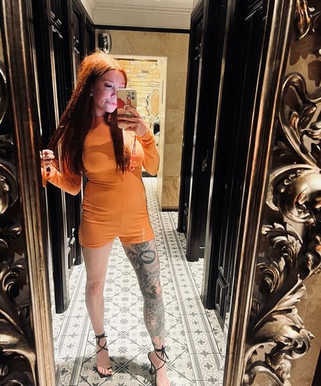 Molly Capper model hd pictures