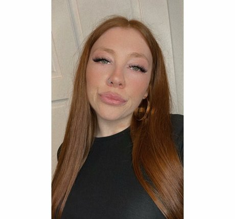 Molly Capper star top gallery