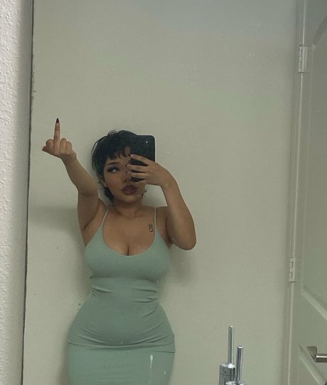 Uculdcme art model pics