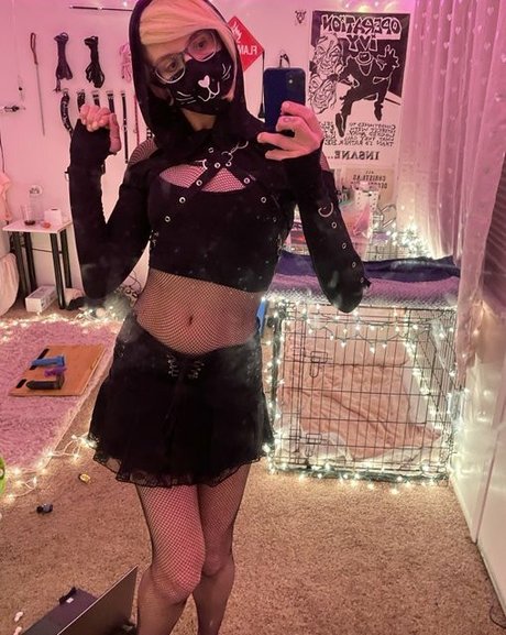 Cassie Coyote sex star image